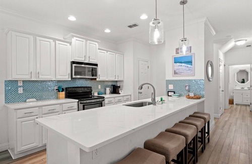 Crystal Beach Villa | Beachside Retreat with Resort Pool & Ocean Views