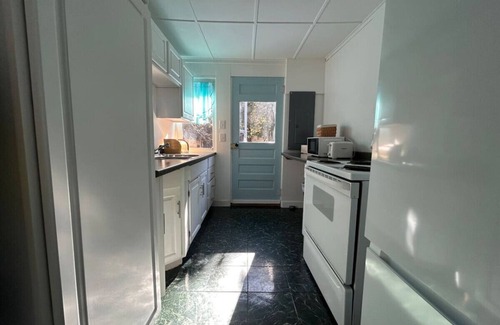 Applegate Cabin | Cozy 2BR Retreat Steps from the Beach with Ocean View