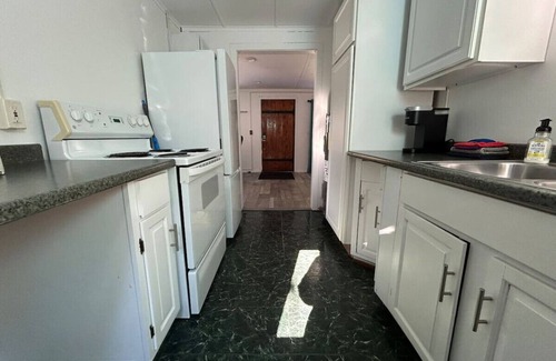 Applegate Cabin | Cozy 2BR Retreat Steps from the Beach with Ocean View