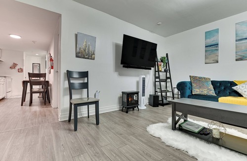 Albany Apartment | Prime Downtown Albany Apartment: Walkable & Family-Friendly!