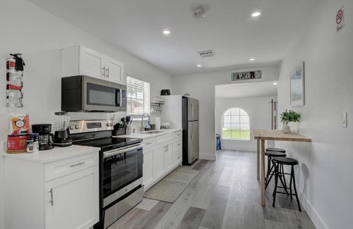 Bonita Springs House | Explore Downtown Bonita Springs from Our Pet-Friendly Haven