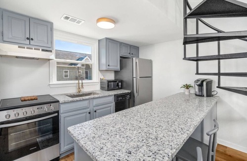 Auburn Apartment | Modern Retreat Steps from Downtown Auburn with Great Amenities