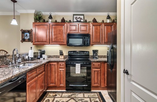 Gatlinburg Condo | Inviting Cabin Retreat Near Downtown Gatlinburg Convention Center