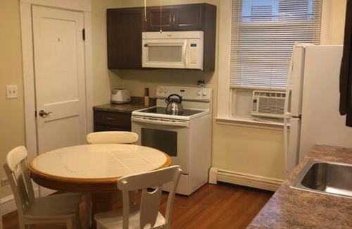Salem Apartment | Convenient Stays Steps from Vibrant Downtown Salem