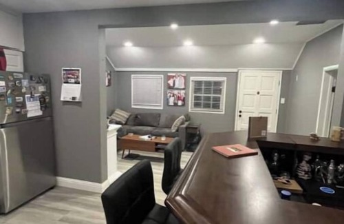 Pleasanton House | Walk to Downtown - Workspace + Pet Friendly
