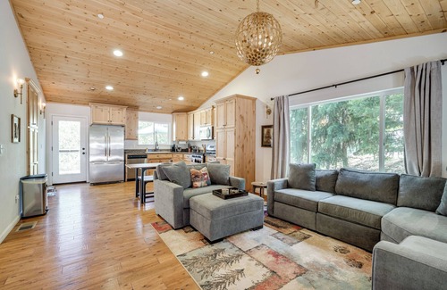 Twain Harte Cottage | Walk to Dtwn: Charming Family Cabin in Twain Harte