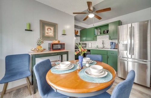 Hilo Condo | Walk to Dtwn Hilo: Island Escape w/Pool!