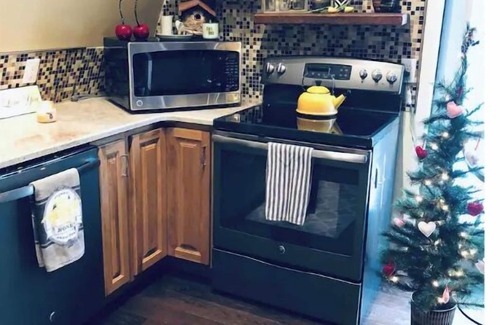 Williamsburg House | Experience Elk Rapids Charm: Steps from Traverse & Charlevoix