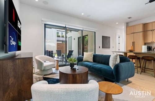 Holly House | Walk to Everything! Backyard Pool, Balcony, Parking in East Austin│3-Story Home