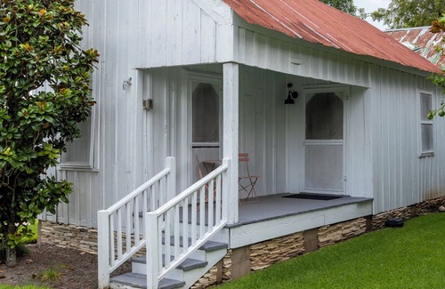 Round Top Cottage | Discover Fire Pit Relaxation and Shopping Bliss in Town