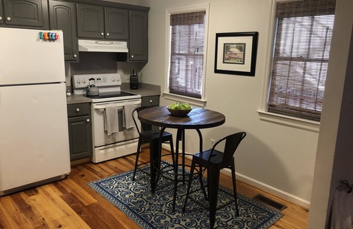 Downtown Charleston Apartment | Upper King Retreat: Walk to Everything with Ocean Views