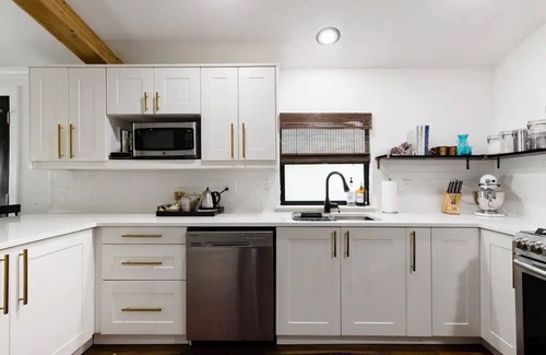 Holly House | Prime Location Near Dining, Nightlife & Outdoor Trails