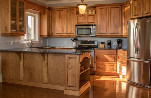 Queens Square Condo | Explore Restaurants & Arts with Oceanfront Views