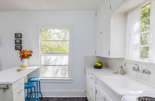 Hyde Park Apartment | Convenient Stay with Fast Wifi & Breakfast | Pastel Studio