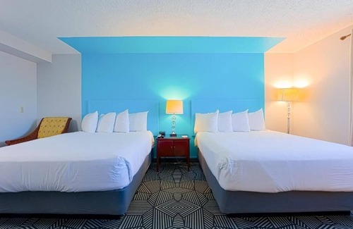 Seaside Hotel | Convenient Access to Attractions Near Seaside Carousel Mall