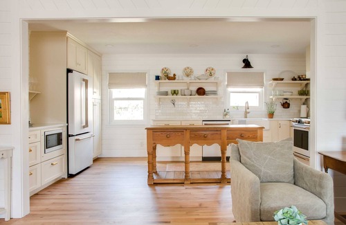Fredericksburg House | Ideal 2 Bedroom Cottage with Ocean View and Firepit