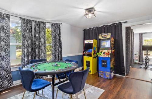 Ithaca House | Ideal Location Near Ithaca Commons & Cornell University