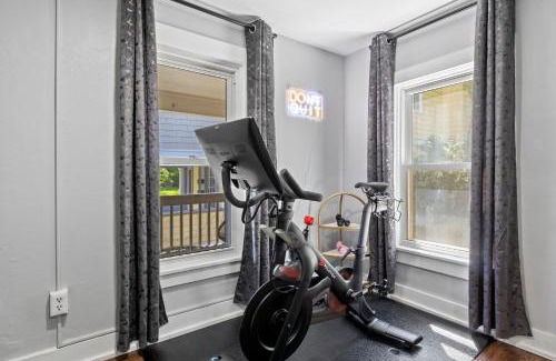 Ithaca House | Ideal Location Near Ithaca Commons & Cornell University