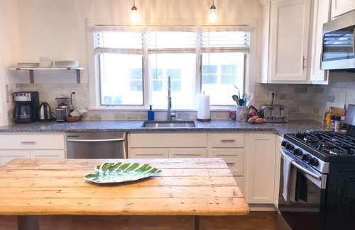 Three Oaks House | Charming Designer Victorian House with Lake View & Spa
