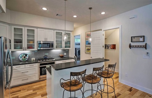 Lakeland Park House | Delightful Getaway w/ Patio, Steps from Lake Austin
