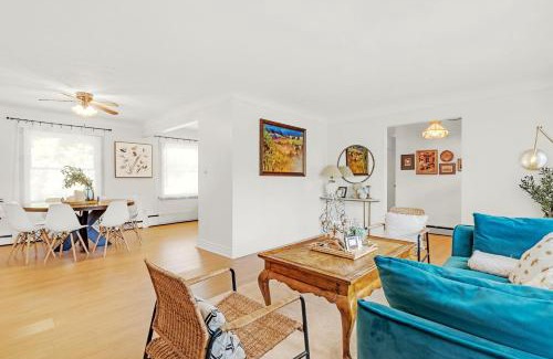 Historic Old Town Villa | Walk to Lake - Old Town Retreat