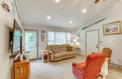 Ludington House | Walk to Lake Hamlin Cottage Near Boat Launch