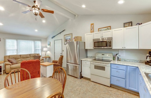Ludington Cottage | Walk to Lake Hamlin: Cottage Near Boat Launch