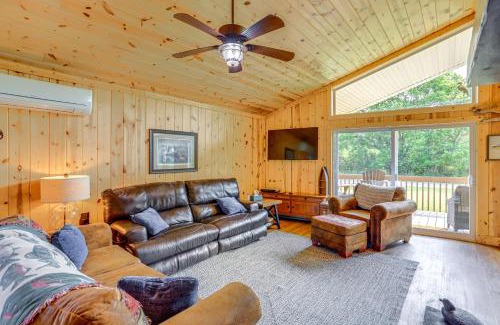 Kelleys Island House | Walk to Lake Kelleys Island Gem with Deck!