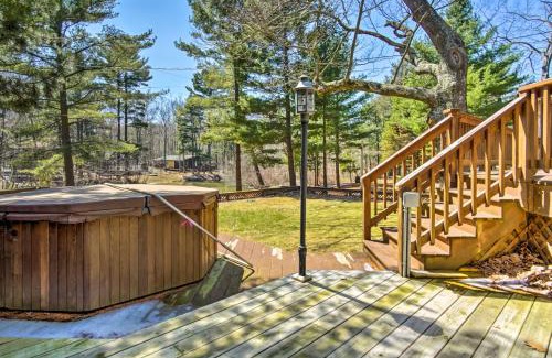 Mears House | Inviting Mears House - Steps From Lake Michigan with Hot Tub