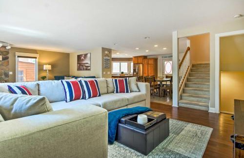 Mears House | Inviting Mears House - Steps From Lake Michigan with Hot Tub