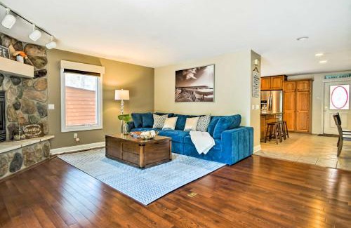 Mears House | Inviting Mears House - Steps From Lake Michigan with Hot Tub