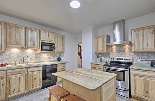 Ontonagon House | Ideal Retreat Just One Block from Lake Superior!