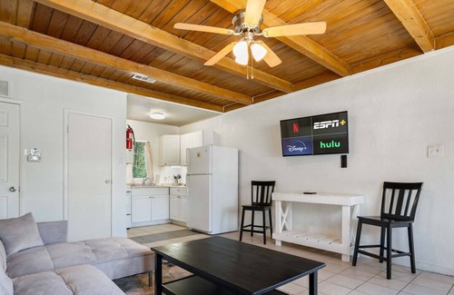 Volente Cabin | Walk to Lake Travis & FREE Waterpark! Glamping Bungalow, Patio w/Grill+Firepit