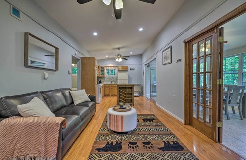 Greentown Cabin | Pet-Friendly Greentown Getaway: Steps from Lake Wallenpaupack