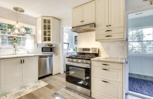 Mount Dora House | Idyllic Mount Dora Tropical Escape Near Lake Gertrude