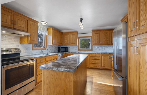 Green Bay House | Perfect 3-Bedroom Home, Pet-Friendly Near Lambeau