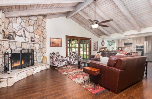 Temecula House | Explore Wine Country Near Leoness Cellars & Oak Mountain!