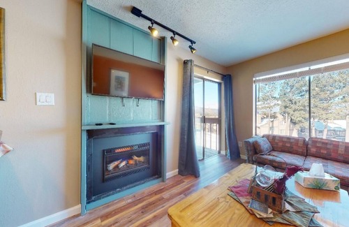 Angel Fire Condo | Cozy Bella Vista E1: Walk to Lifts with Scenic Views