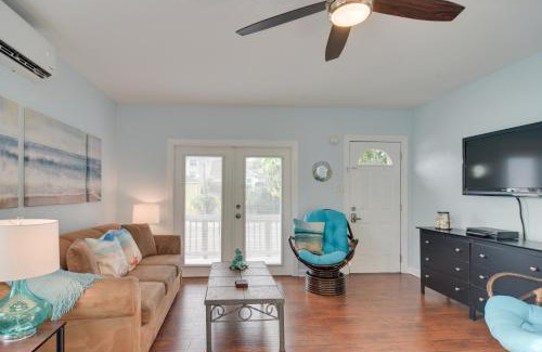 Madeira Beach Apartment | Inviting Condo Steps from Madeira Beach with Community Pool