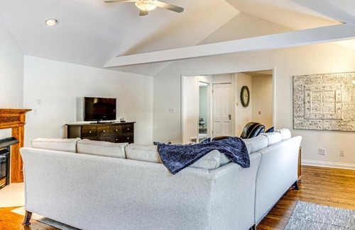 Zionsville House | Walk to Main St and Parks Zionsville Village Home