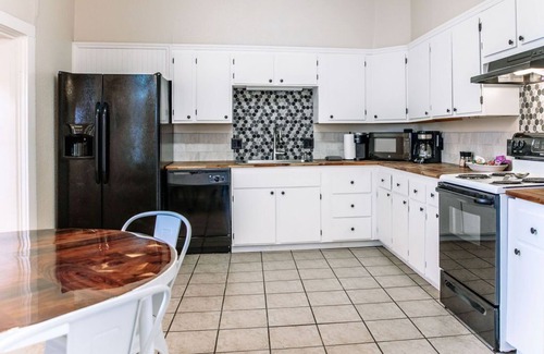 Canon City House | Discover a Family Home with Hot Tub near Main Street