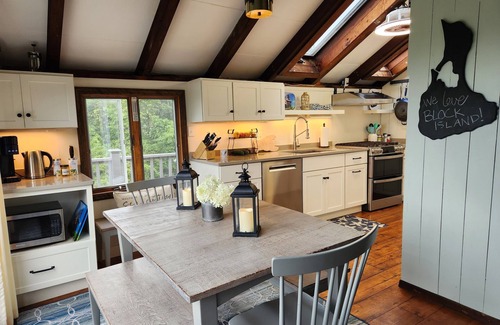 New Shoreham House | Experience Oceanfront Bliss Near Mansion Beach