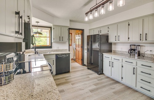 Celina House | Walk to Marina: Water-View Dale Hollow Lake Escape