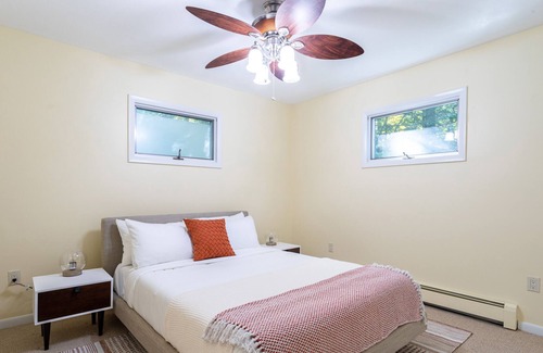 Kerhonkson House | Experience Minnewaska: Firepit, Sauna & Pet-Friendly Stay