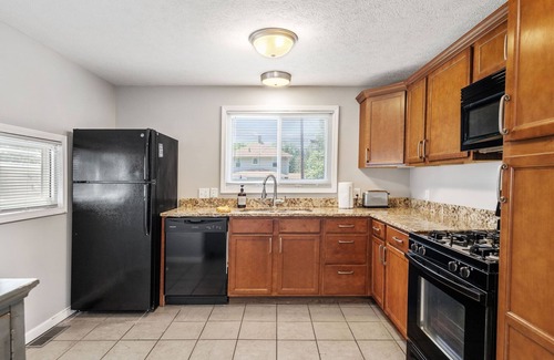 Harters Heights House | Proximity to ND & Eddy Street: Guest Rated 9.8, Family-Friendly