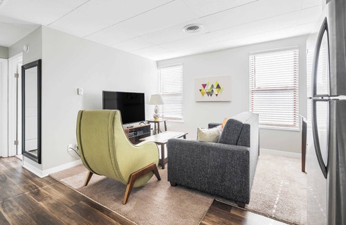 Chatham-Arch Apartment | Stylish Apartment | Steps from Nightlife & Top Attractions