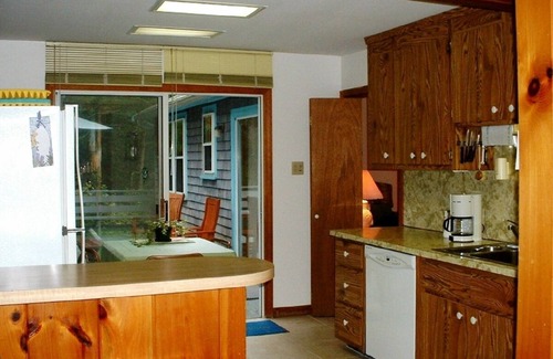 Wellfleet Cottage | Perfect Spot: Walk to Ocean Beach & Bike Trails, WiFi Included