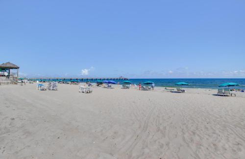 Deerfield Beach House | Cozy Deerfield Beach Cottage - Steps from the Ocean!