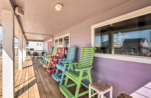 Crystal Beach House | Pet-Friendly Crystal Beach House - Steps to the Shore!