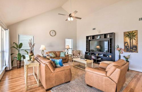 Crystal Beach House | Pet-Friendly Crystal Beach House - Steps to the Shore!